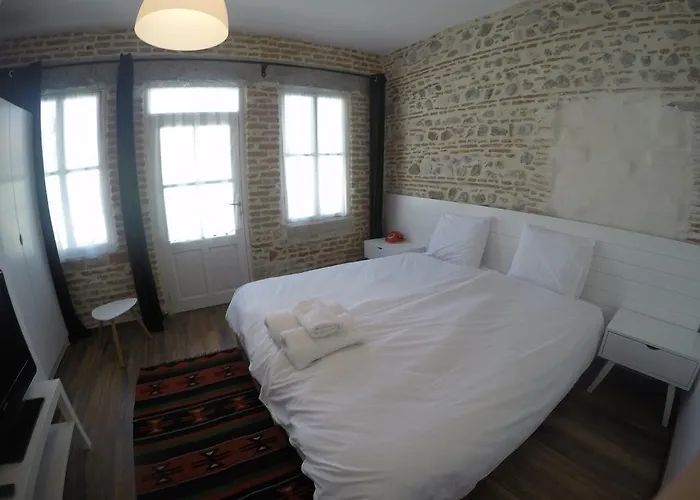 Old Bazaar Guest house Korce