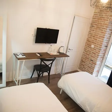 Old Bazaar Guest house Korce